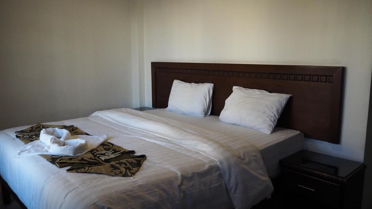 Al Fawanes Hotel Apartments Al Yadudah エクステリア 写真